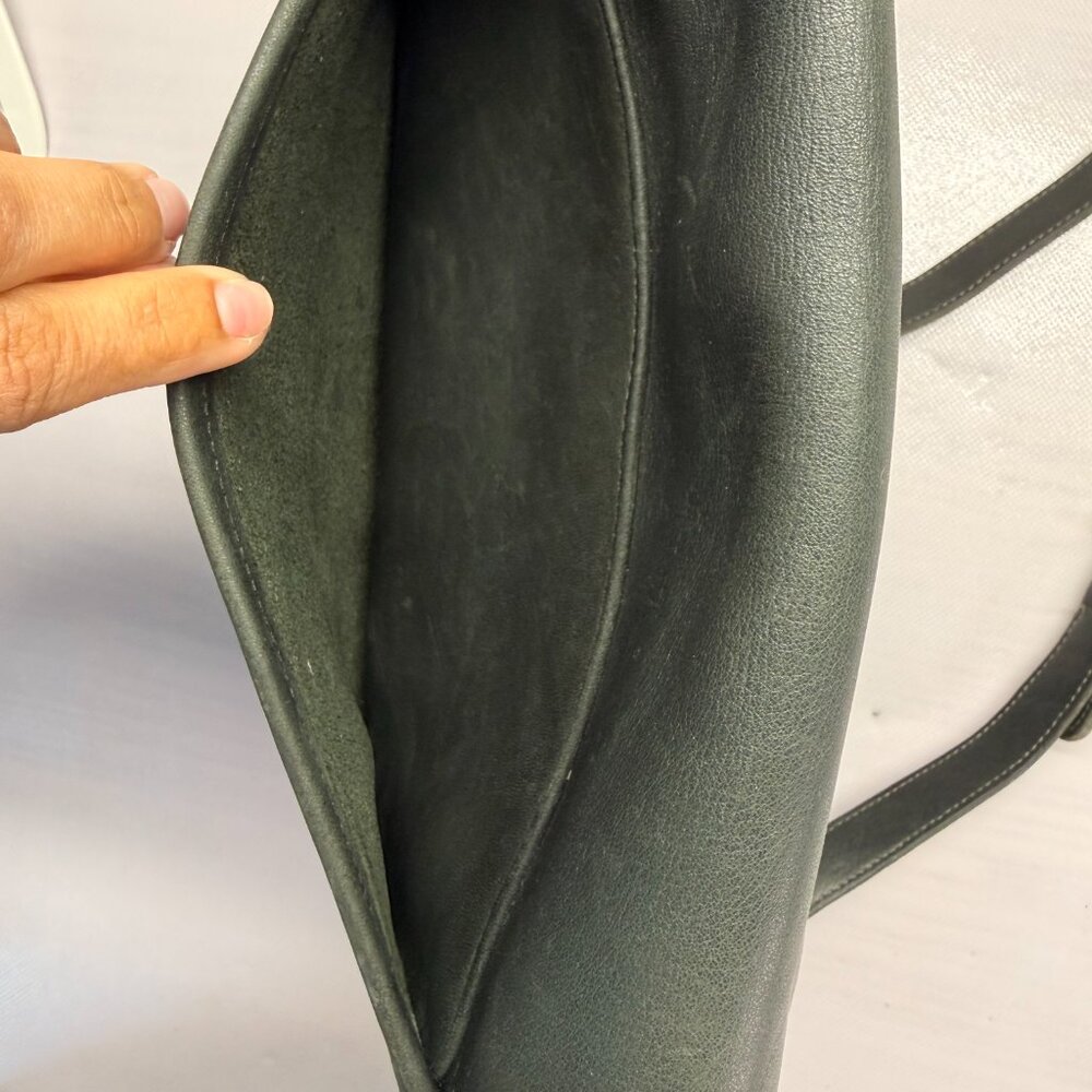 Vintage COACH City Bag 9790 Dark Green  Brass Turnlock Classic Crossbody As Is - Picture 6 of 9